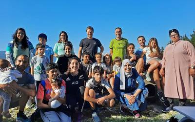 Hurbiltzen egitasmoko familiak Lizagasar Sagartokian bisitan izan dira