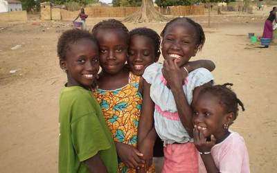 Ospitaleak emandako materiala Senegalera bidaltzeko laguntza eskatu du Yaakar elkarteak