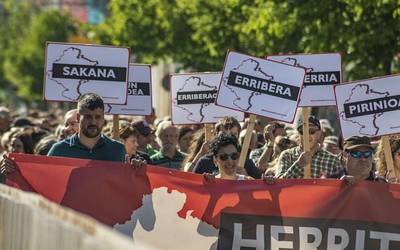 Euskarari "bulkada berria" emateko, euskaltzaleen bilera