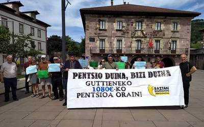 Baztan-Bidasoko pentsionistek Elizondon egin dute hilabeteroko elkarretaratzea