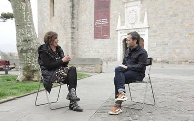 Amaia Nausia Pimoulier: "Emakumeon historia bazterretik zentrora ekarri behar da"