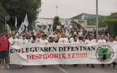 Alconzako langileak enpleguaren defentsan atera dira kalera