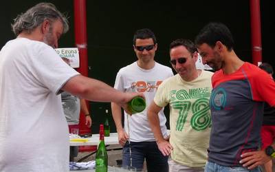 Herritarren artean aukeratu zuten urte osorako sagardoa Legorretan
