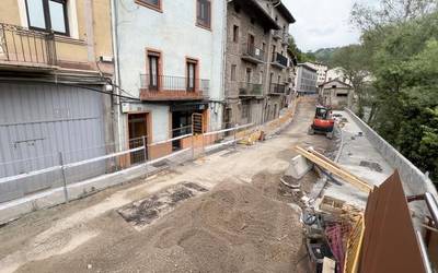 Aurrera doaz Bergarako Zubieta kalea berritzeko lanak
