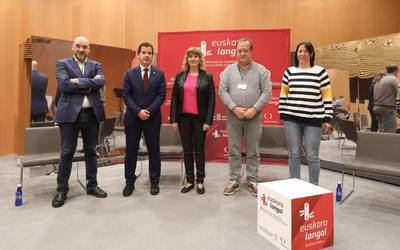 Euskara arlo sozioekonomikoan bultzatzearen garrantzia nabarmendu du Ollok, 'Euskara langai' jardunaldien irekieran