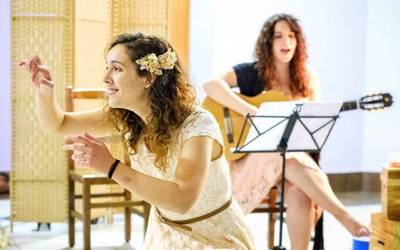 Haur eta helduentzat ipuin kontaketa musikatu bana izango dira larunbatean Aian