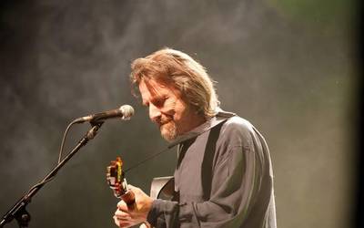Txomin Artola musikariaren kontzertuagaz hasiko dituzte Andikoa auzoko jaiak