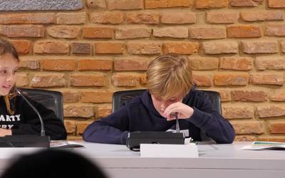 Haurren hiriko Mintza Txokoak, Tolosako Udalbatzaren aurrean landutako proposamenak aurkeztu ditu