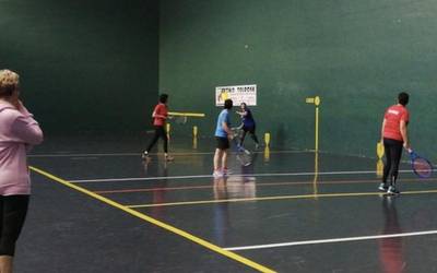 28 bikote bihar hastekoa den frontenis txapelketarako