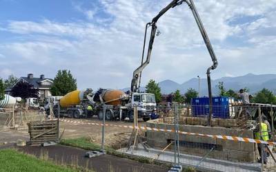 Zuhatzola parkean Deabruaren Zubia berreraikitzen hasi dira
