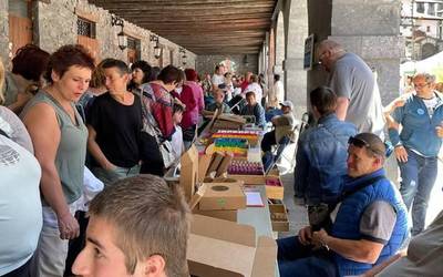 Eguraldia lagun egin dute Leitzako XLIII. Eskulangintza Azoka