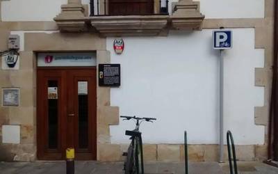 Administrazio publikoko lan-deialdiak berbagai, Gazte Bulegoaren tartean