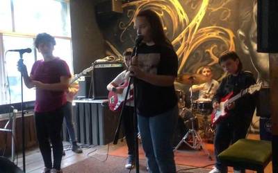 Zea Mays, 4 non blondes, Led Zeppelin eta Ramones musika eskoletako ikasleen eskutik
