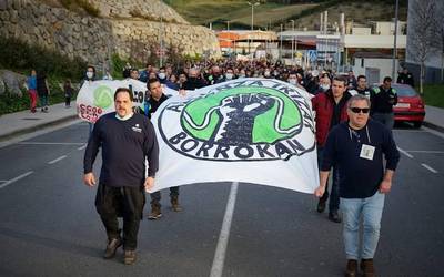 Alconzako kaleratzeak gaitzetsi eta langileei elkartasuna adierazi die Getxoko Udalak