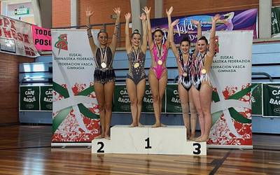 Uxue Etxeberriak urrezko eta brontzezko domina bana irabazi ditu Gimnasia erritmikoaren Euskadiko Amateur Txapelketan