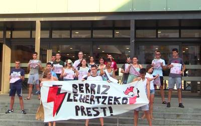 Egitaraua aurkeztuta, saninazioetan "berriz lehertzeko prest" agertu da Haujijijai