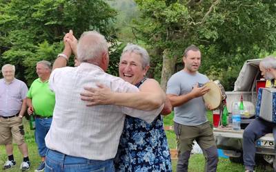 Arantzamendiko erromeria galanta ospatu dute Ataundar eta Idiazabaldarrek