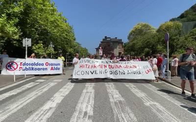 Asuncion ospitaleko langileen elkarretaratzea hitzarmenaren negoziazioan blokeoa salatzeko