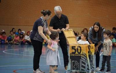 50 urtetan Ikastolako parte izan direnak eta izango direnak omendu dituzte
