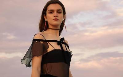 Amaia abeslari ezagunaren kontzertuaren ordutegia ordubete aurreratuko dute