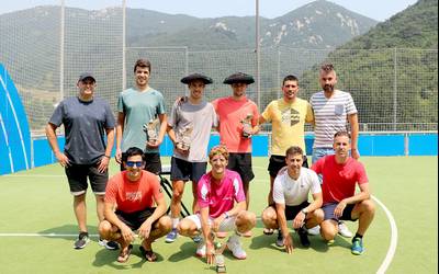 Mikel Egaña eta Ander Quintas gailendu dira Mendaroko padel txapelketan