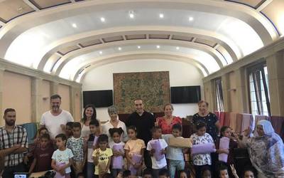 Harrera egin diete Saharatik Durangaldera iritsi diren umeei