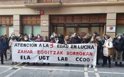 ELA, UGT, LAB eta CCOO sindikatuek greba egunera deitu dute hilaren 29rako, Nafarroako Egoitzetako hitzarmena dela eta