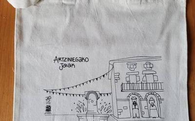 Poltsak jarri dituzte salgai Artziniegan, jaiei begira motorrak berotzeko