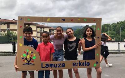 Ikasturte amaiera ospatu zuten atzo Lamuza Ikastetxean