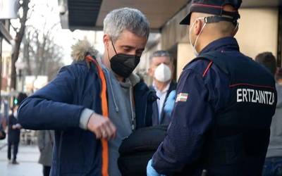 “Gehiegizkotzat eta neurriz kanpokotzat” jo ditu ELAk Tubacexeko greban auziperatutako hiru gazteei ezarritako zigor eskaerak