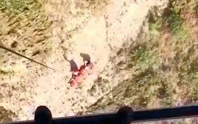 Helikopteroz erreskatatu dute mendizale bat goizean Bedoña inguruan