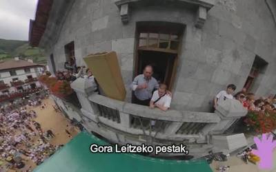 Pesta guztietan martxan izanen den arreta telefonoa aurkeztu du Leitzako Mugimendu Feministak