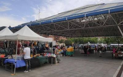 Osteguneko merkatua abuztuan ere egingo dela ziurtatu du Laudioko Udalak