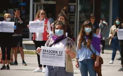 Bi mobilizazio deitu ditu gaurko Mugimendu Feministak, Laudion eta Amurrion bart jazotako erasoei erantzuteko