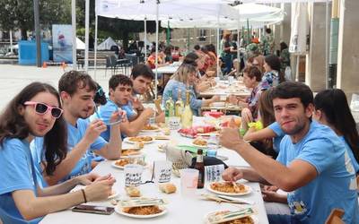 700 lagunenadako paella, sabela bapo betetzeko
