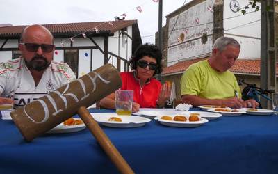 Bizikleta klasikoen erakusketa eta kroketen lehiaketa gastronomikoa