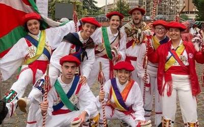 Euskaraz bizi eguna ospatuko du Iruña taldeak larunbatean