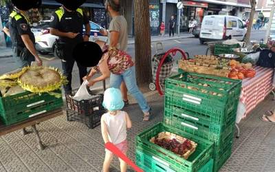 Kalean ortuariak saltzea debekatu diote udaltzainek Itzubaltzeta/Romoko nekazari bati, berriro ere