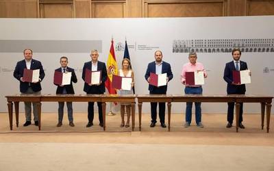 Laudioko Udalak udalerrian hiri agendaren garapenerako protokoloa sinatu du ministroarekin