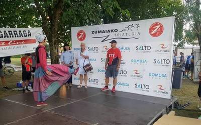 Juan Inazio Alkorta omendu du Zumaiako triatloi taldeak