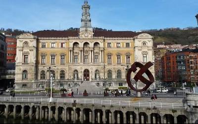Pleno Berezian baikor agertu da Juan Mari Aburto Bilboko alkatea
