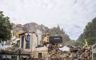 Haurtegia hartu zuen Villa Fernanda eraikina bota dute