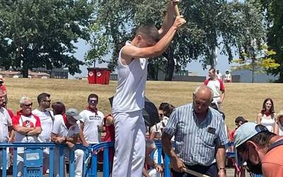 "Bizikletan eta aizkoran, bietan aritzen naiz gustura"