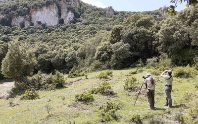 Ahizpa txikiaren mendebaldean eskalada mugatuta dago