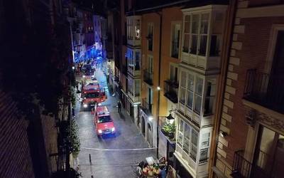 Sute bat piztu da Kutxi kaleko etxebizitza batean
