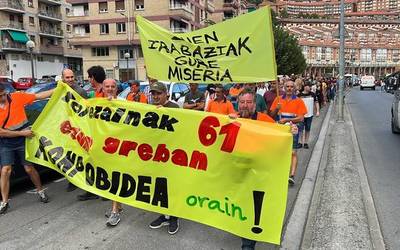 Arrasateko lorezainak: "KPIren araberako soldata igoera barik, ez da egongo akordiorik"
