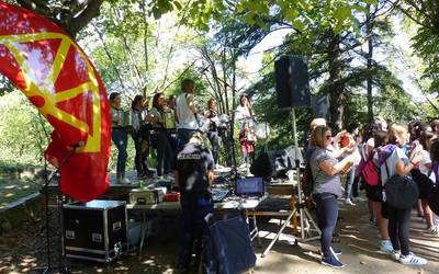Egitarau oparoarekin dator bueltan Goikobaluko erromeria