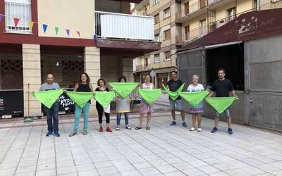 “Kariño osoz antolatzen ditugu jaiak, herriko jende guztia etor dadin ondo pasatzera”