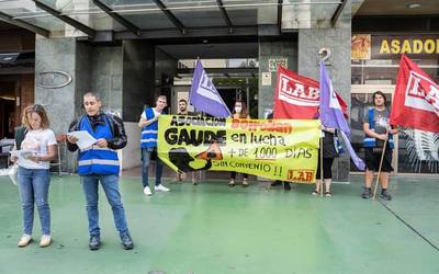 Gaude elkarteko langileek salatu dute 1.000 egun daramatzatela hitzarmen berria sinatu gabe