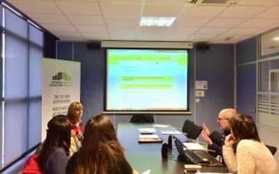 Eskualdeko merkataritza eta zerbitzuen sektoreei bideratutako prestakuntza eskainiko dute